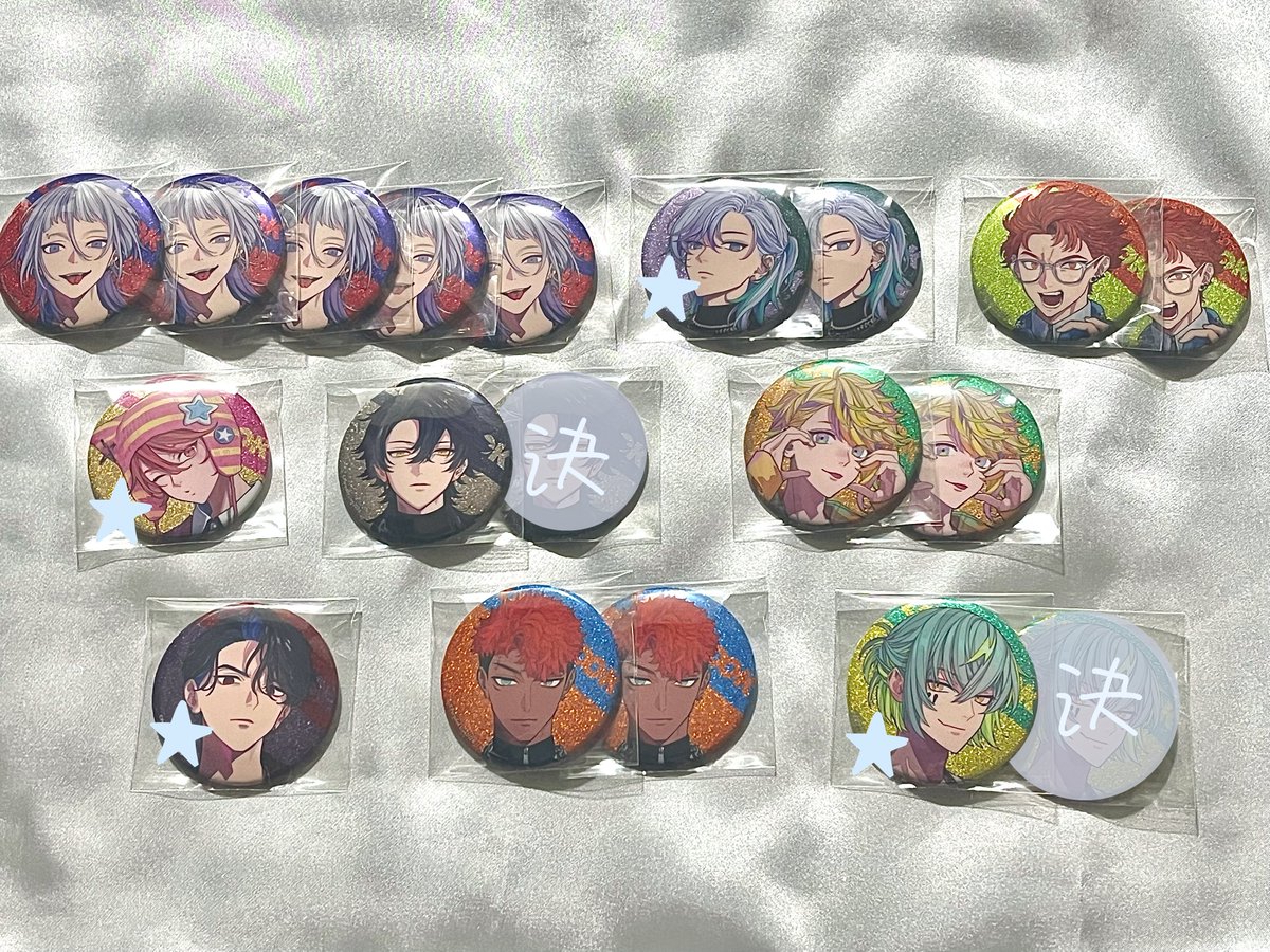 npaparupo's tweet photo. 【交換】　パラライ　Paradox Live　LOOK BOOK　ルックブック　缶バッジ

求）燕夏準 ＞ 燕東夏 ＞ 定価
譲）画像参照

★は夏準との交換のみ受け付けてます。
都内手渡し優先。枚数多い方、抱き合わせで交換して下さる方(再交換〇)優先します。 https://t.co/OrjfTuX9es