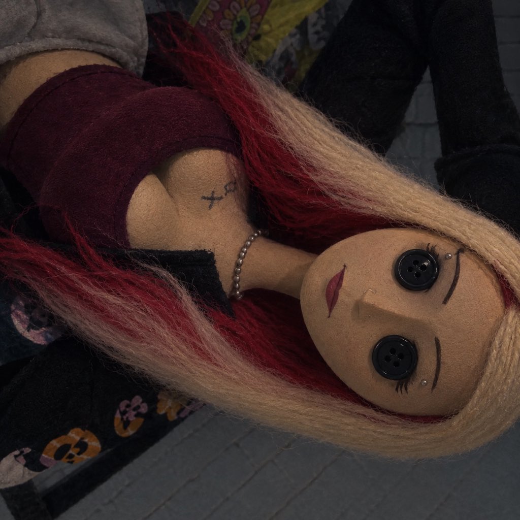 yo_fav6908's tweet photo. Me coraline she’s so cute https://t.co/tsR6sW50nD