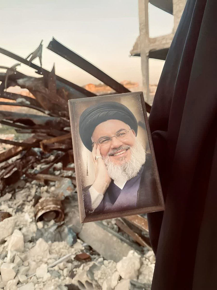 LkZayy53194's tweet photo. • شهید سیدحسن نصراللّه •
ما شکست نمی‌خوریم
اگر پیروز شویم پیروزیم 
و اگر شهید شویم نیز پیروزیم .. 
#سید_مقاومت https://t.co/0W8kOevXVd