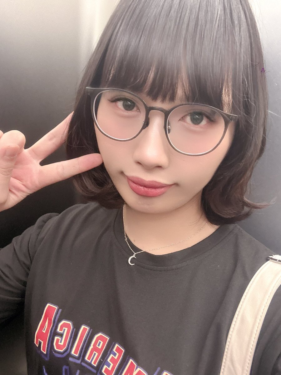 mtf_soeuni's tweet photo. 올빼미 생활하면서 바뀐 생체리듬
다시 바꿀려고 3일째 낮에깨있는데
뭐 별거안해도 졸음이 너무 몰려온다
적응하려면 며칠 더 있어야 하나?..😵‍💫

가을맞이(?) 뚝배기 풀뱅으로 변경😊
#mtf https://t.co/uQDhdii3F7