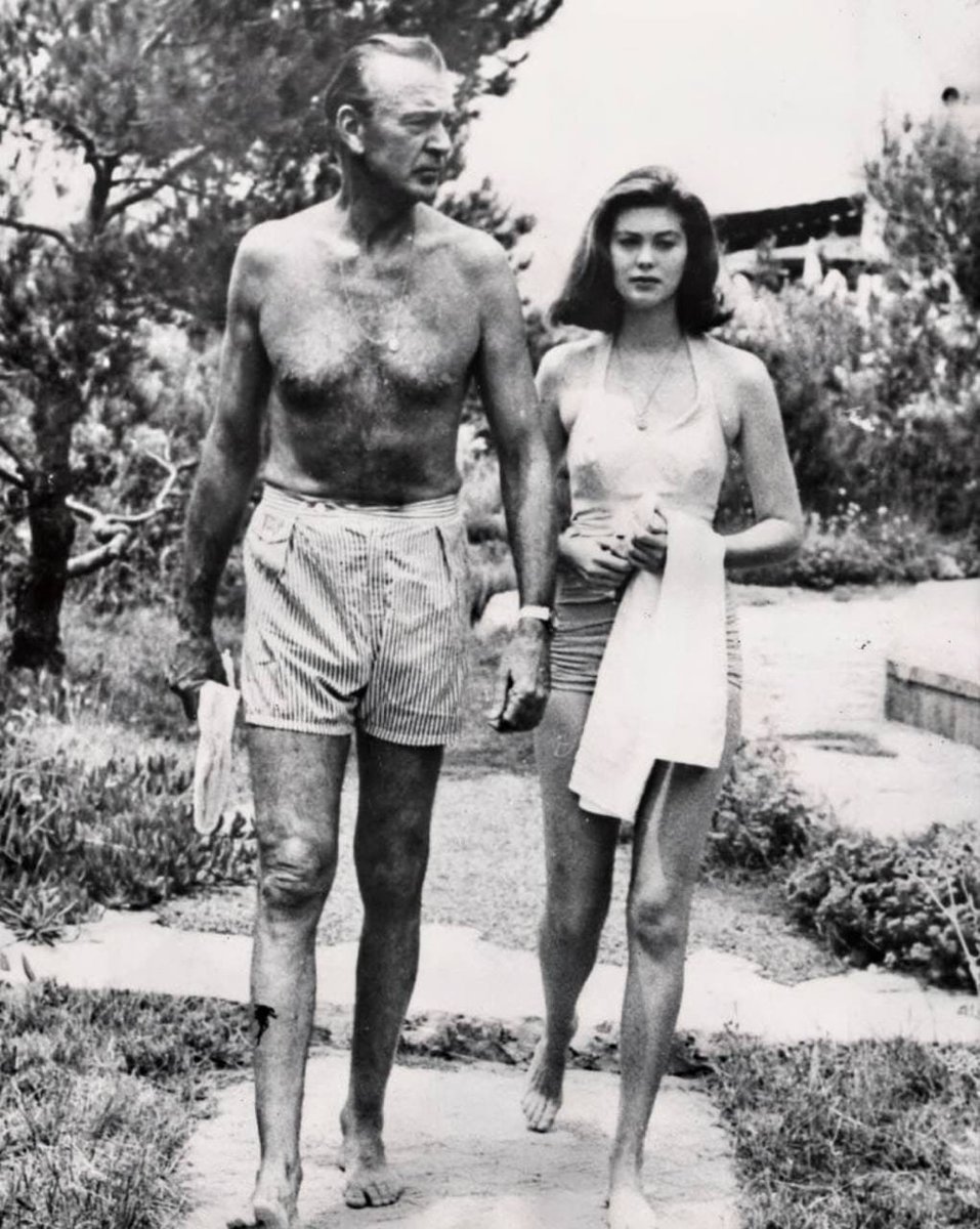 AdrianPosting01's tweet photo. Hey @grok, turn this couple photo into a modern Gen Z version. Let’s see how it looks. https://t.co/eWi5l9BCCK