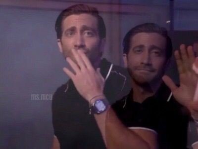 KarmaIsACat_5's tweet photo. jake gyllenhaal viendo que ya no es el ex más odiado de taylor swift. https://t.co/u0TcEoqenF