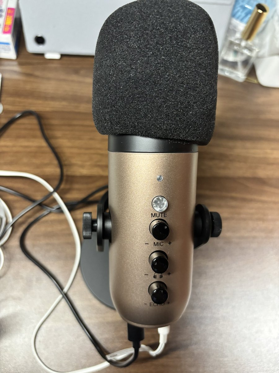 maotranscend's tweet photo. 音声配信はブロガーのマナブさんが参入した時に参入してるから、既に6年目になる。

ビジネス系か���ンタメか趣味かで配信内容が細分化される中で、

当時「ボイス彼氏」なるもののプロデュースに少し携わってだのだけど

マイク導入してから確か人気が倍になっていた🤔 https://t.co/ZoFaYQngp0