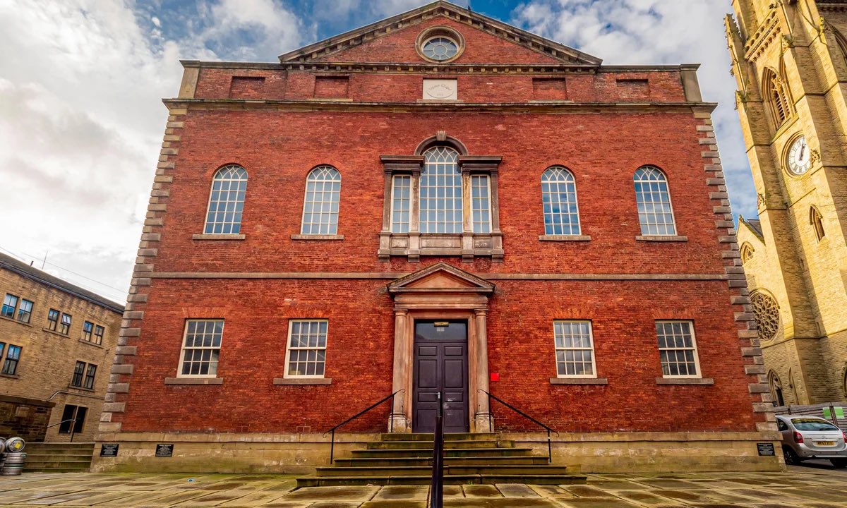 reece_dinsdale's tweet photo. Up early as I’m on @BBCRadioLeeds at 7.30 this morning talking to @colsonsmith about my efforts to help #SaveSquareChapelArts Halifax… if any of you are up and interested. 🙏🏻
Might be a bit of Corrie chat, too! 🤷‍♂️ https://t.co/px3GPKlWqU
