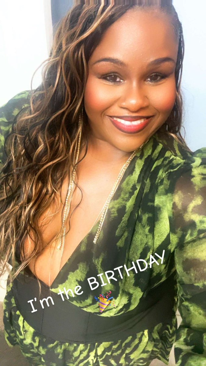TiairaM83's tweet photo. Happy Birthday to ME! 🎉🥳🎈 https://t.co/0LJ9Um8JkA