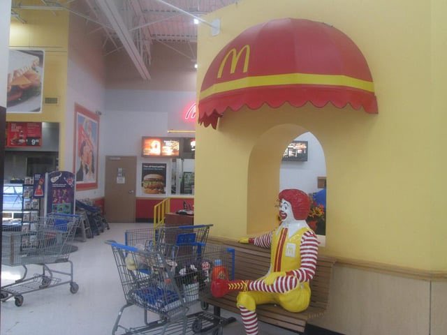 Daultonw2's tweet photo. Walmart was so much cooler when we had McDonald’s in them https://t.co/EEiiVODj5y