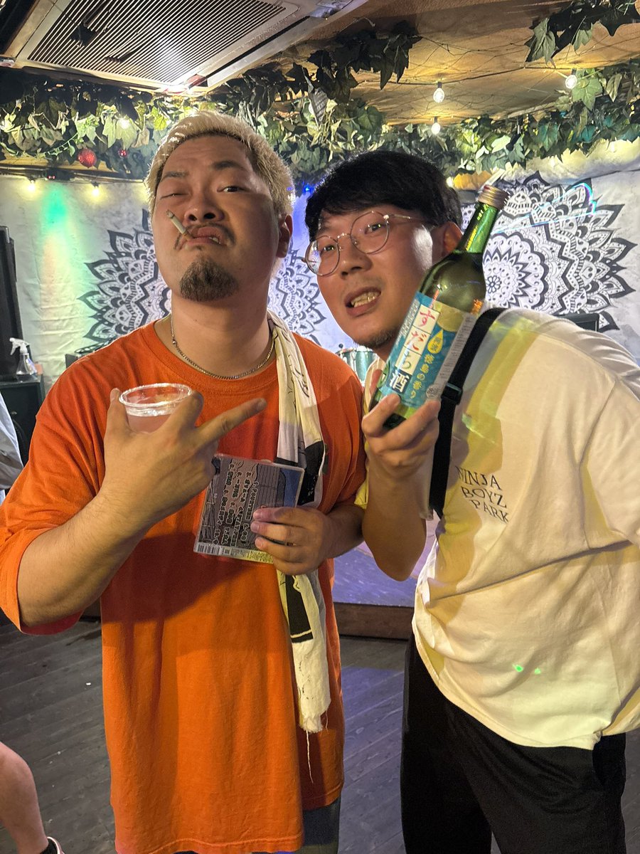 BUBBLEMANcc's tweet photo. Lemonade Jamboreeありがとうございました
走り続けてきたとは言い難いけど、色々ある人生の一部にクレカメがあって、通して知り合った仲間や友だちのおかげでここまで来た
でもまだこれから、そう思えるメンバーとやれて良かった
間違いなく輝いてるもん今
まだまだやるんで一緒に遊ぼうよ！
またね https://t.co/RXV47pPiyP