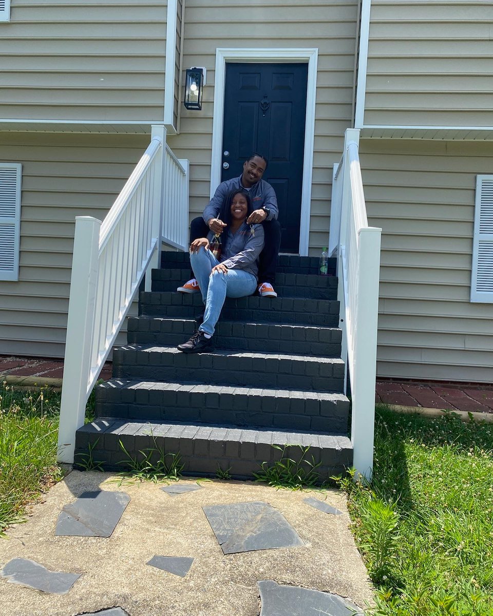 elizabethcedr0's tweet photo. Closing day! Congratulations to my client, RJ! Thank you for choosing me as your trusted real estate agent. I can’t wait to see what’s next for you. Thank you to Alease Washington for trusting me with your commercial client, and to Vesta https://t.co/k2n6U5FDt7