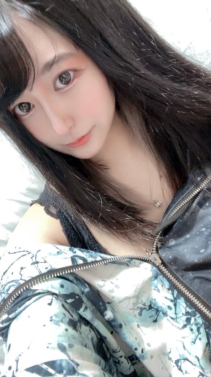Kurea75a's tweet photo. 9/28(月)おはにゃーん(*ฅ́˘ฅ̀*)
今日はアイシャドウをオレンジ系にした💕
ちょっと雰囲気変わったかな❓
こっちのこゆたんも綺麗かしら*ˊᵕˋ*
褒めて欲しい|ω･)
今日も11:00~21:00
ご予約お待ちしております🙇‍♀️
#拡散希望RP協力お願いします https://t.co/Qahy2LpcXA