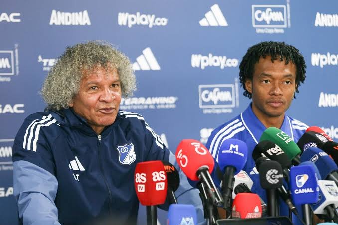 LilCaquetensis's tweet photo. —Alberto Gamero: "Juan Guillermo en los entrenamientos me confesó que sueña con ganar la Libertadores con Millonarios, como Mackalister y Llinás.".

—Periodista: "Pero ellos nunca han ganado la Libertadores con Millonarios".

—Alberto Gamero: "No, pero también lo soñaron". https://t.co/17tO0AvaiW