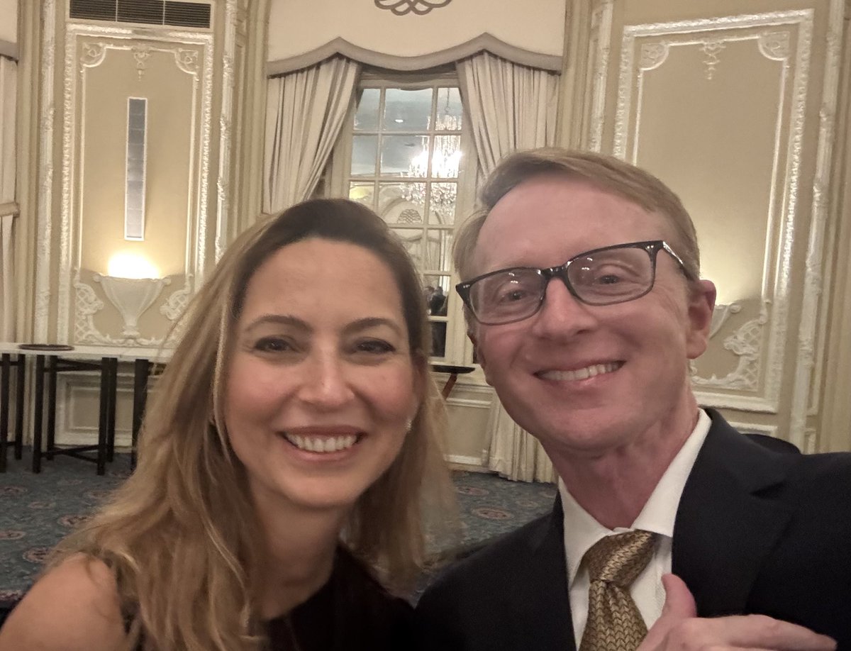 PRJeffWhite's tweet photo. Thank you @banu_atalar for saying hello! So happy you and your colleagues from Turkey  
came to @ASTRO_org meeting!!  
Cheers!  #ASTRO26 https://t.co/7lXmyCTso4