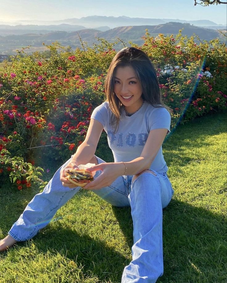 lymune's tweet photo. Good morning, happy monday everyone 🥰💕 https://t.co/x3LqQIp2hq
