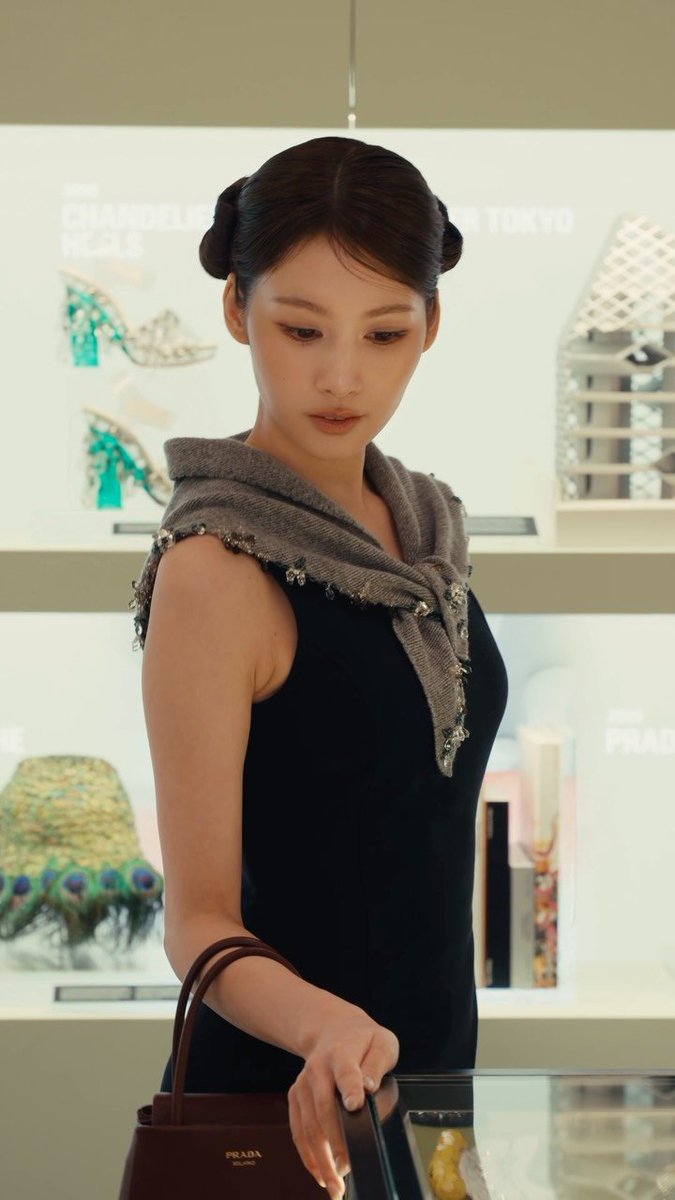 pawpoms's tweet photo. @Prada SANA OWNS THE MOMENT IN PRADA
#PradaSS27xSANA
 #PradaSS27 
#PradaxSANA
#Prada  @Prada https://t.co/0G1riVlCVp