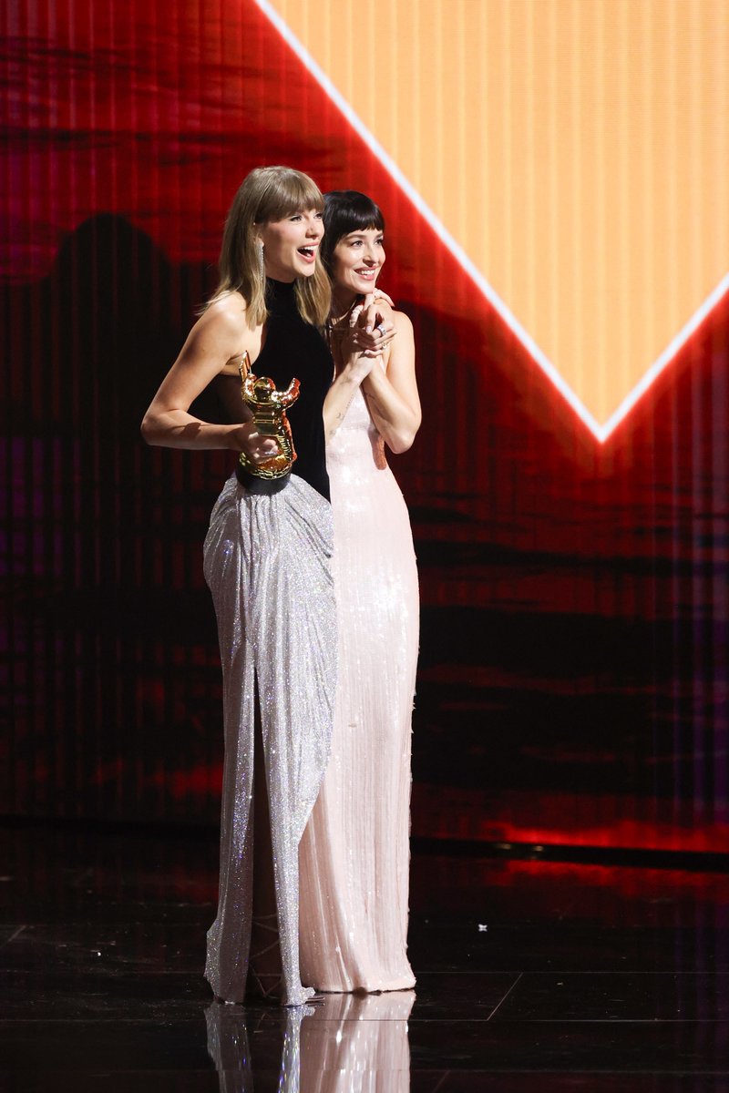 SwiftTimesMedia's tweet photo. https://t.co/JTr2nur0W7