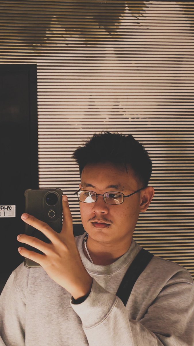 rexdure's tweet photo. Nag try mag B by @27shawspa kagabi, hindi natuwa dahil nahilo sa mga salamin tas panay gulat ko dahil akala ko may nadaan sa harap ko, yun pala doppelganger ko 🥲😭😆

Thank you for accommodating me though! 🥲🫶 https://t.co/Kak7P7CSNm