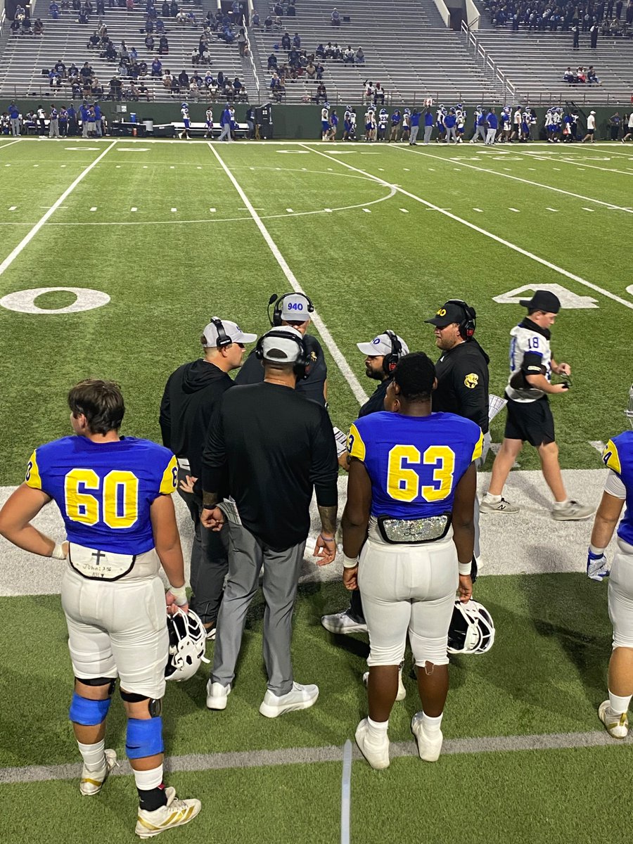 DanTheMan063's tweet photo. Friday night lights 9/25/2026 🏈��🏾💙✨💛 https://t.co/i03Igzjnas