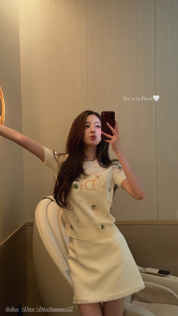 wonyoungdollz's tweet photo. Wonyoung: “See u in Paris 🤍”

WONYOUNG EN ROUTE #ParisBoundWonyoung #JANGWONYOUNG #WONYOUNG #DiorSS27 @Dior https://t.co/ICOYii7sFc