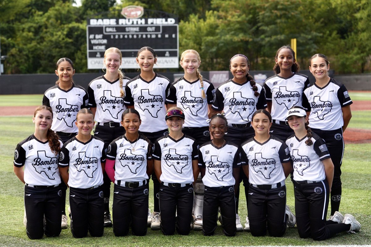 KeelPerry40990's tweet photo. Great three day weekend in Arkansas . Our team finished 8-2 on the weekend and had a couple come from behind wins! Love this team! 
Collected 14 hits on the weekend, one walk off , one hit to tie it up, and snagged a ball out of the air ! @KristiMalpass https://t.co/LnvjS9qoqb