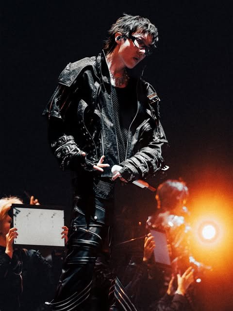 0427Gheyna's tweet photo. I'am Voting for BTS #ARIASBTS 🐿️
🫰🏽🫶🏽💜🎉🥳 BTS https://t.co/K2N7cbe8SA