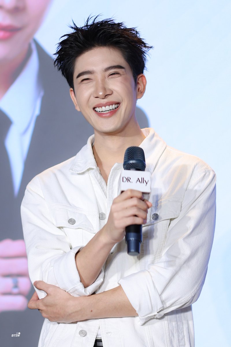 bbbittersweettt's tweet photo. โดนแฟนคลับแกล้งงงงง 
~~ ยิ้มหวานสู้ เล่นเกมส์อะไรก็แพ้
 โดนทำโทษหมดเลอ สงสารยัย

Pretty Little Things With Khaotung
#DrAllyXKhaotung
#khaotungg 
 ݁ ˖ ١٥٧٤♡@myktnw https://t.co/B4wqdfpVfY