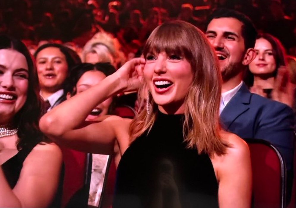 SwiftNYC's tweet photo. Taylor Swift ☺️ #VMAs https://t.co/eCaQdgMw4d