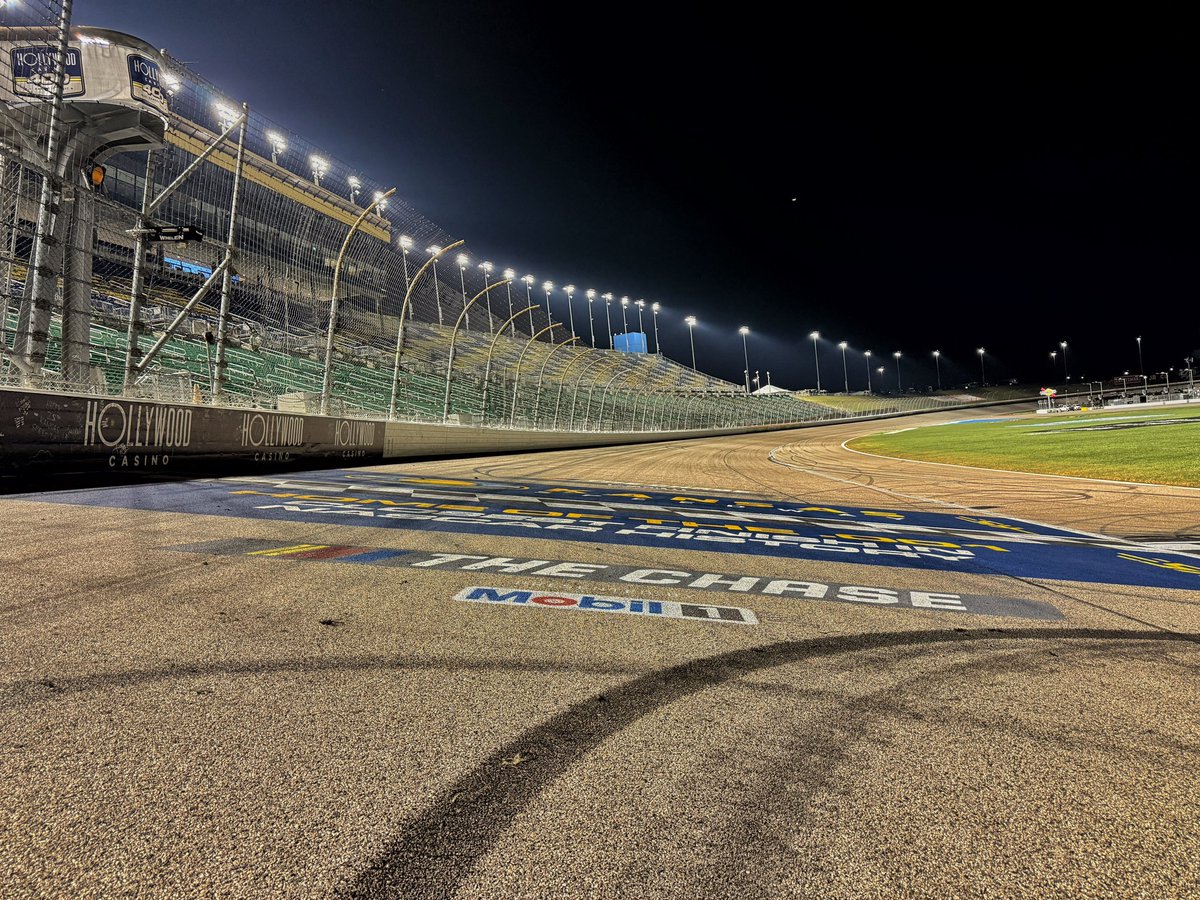 jeff_gluck's tweet photo. Quiet Track, Kansas https://t.co/a37bKdrbev