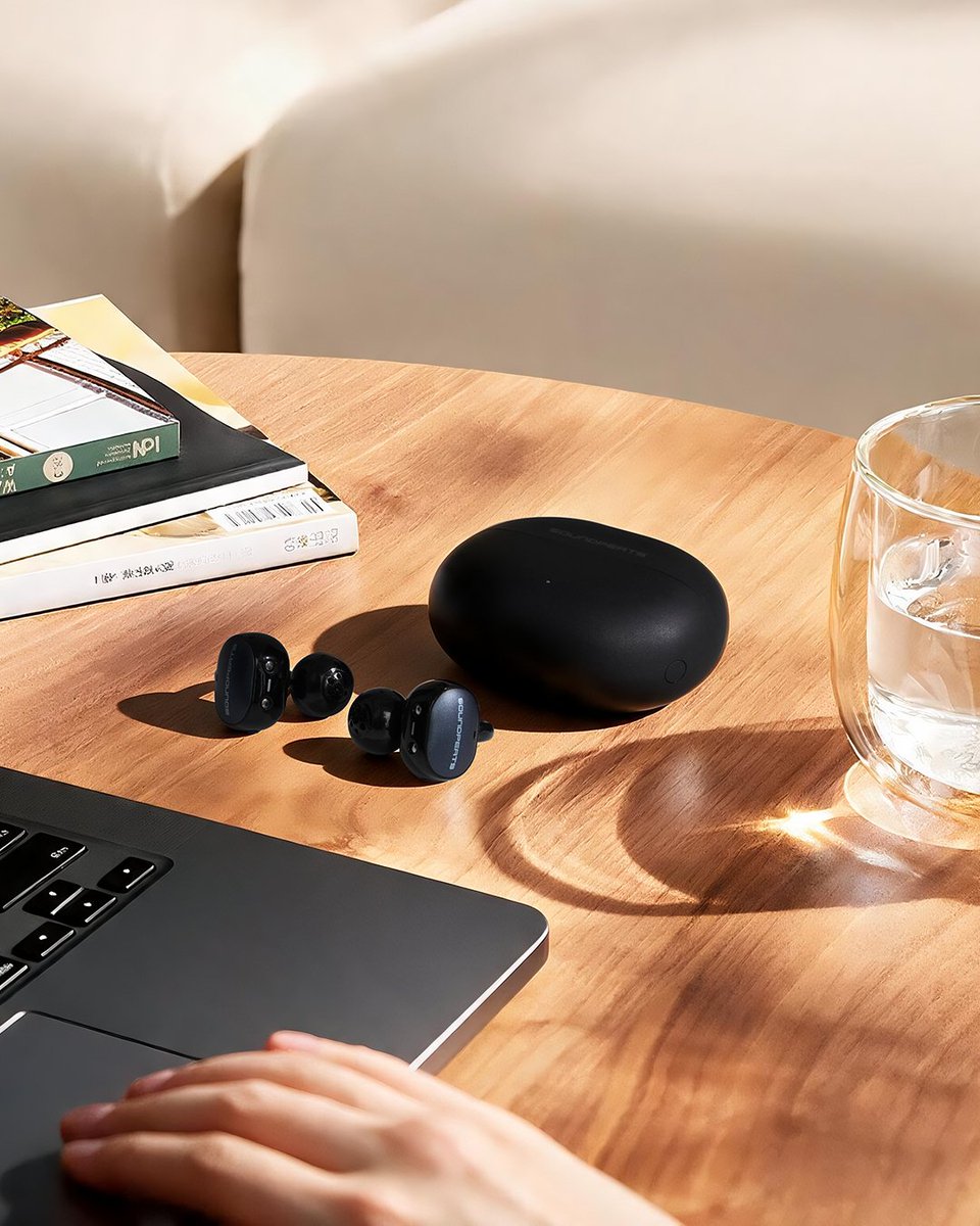SOUNDPEATS's tweet photo. Getting back into work mode is never easy. ☕️

I usually put on my favorite concert playlist to slowly get my mind back in the zone, grab a water for that much-needed boost, and let the music do the rest. 🎶

One moment, it’s a powerful high note filling my ears. The next, it’s a deep, mellow sound helping me slow down.

An immersive music experience doesn’t have to be complicated. Maybe it’s simply because I’ve got my UU2 on. 🎧✨

What’s your go-to way to get back into work mode? 👀
#SOUNDPEATS #UU2 #DailyVibes #wirelessearbuds #essentials