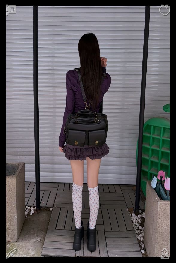 YazzLs's tweet photo. 📟Video game with sister Won, laughingTaste crisp cold wild apricot picked from rural countryside orchards natural sweet tang brings grounded happiness far away from artificial fast city entertainment and packed public spaces https://t.co/J568AhpQLx