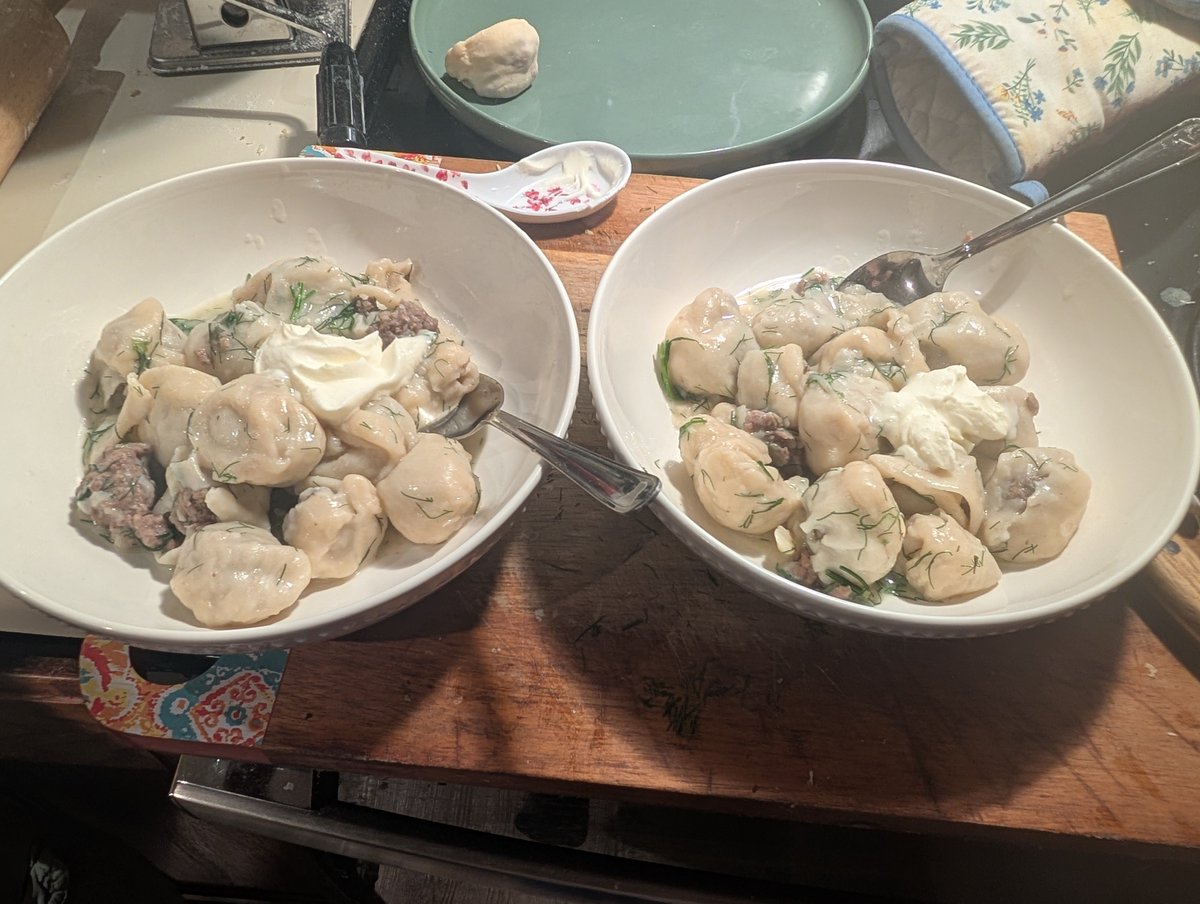 PipeMommy's tweet photo. Russian girlfriend teaching me to make pelmini, she stands over me holding a rolling pin and Everytime I start folding it wrong she hits me https://t.co/9C04EjrmbL