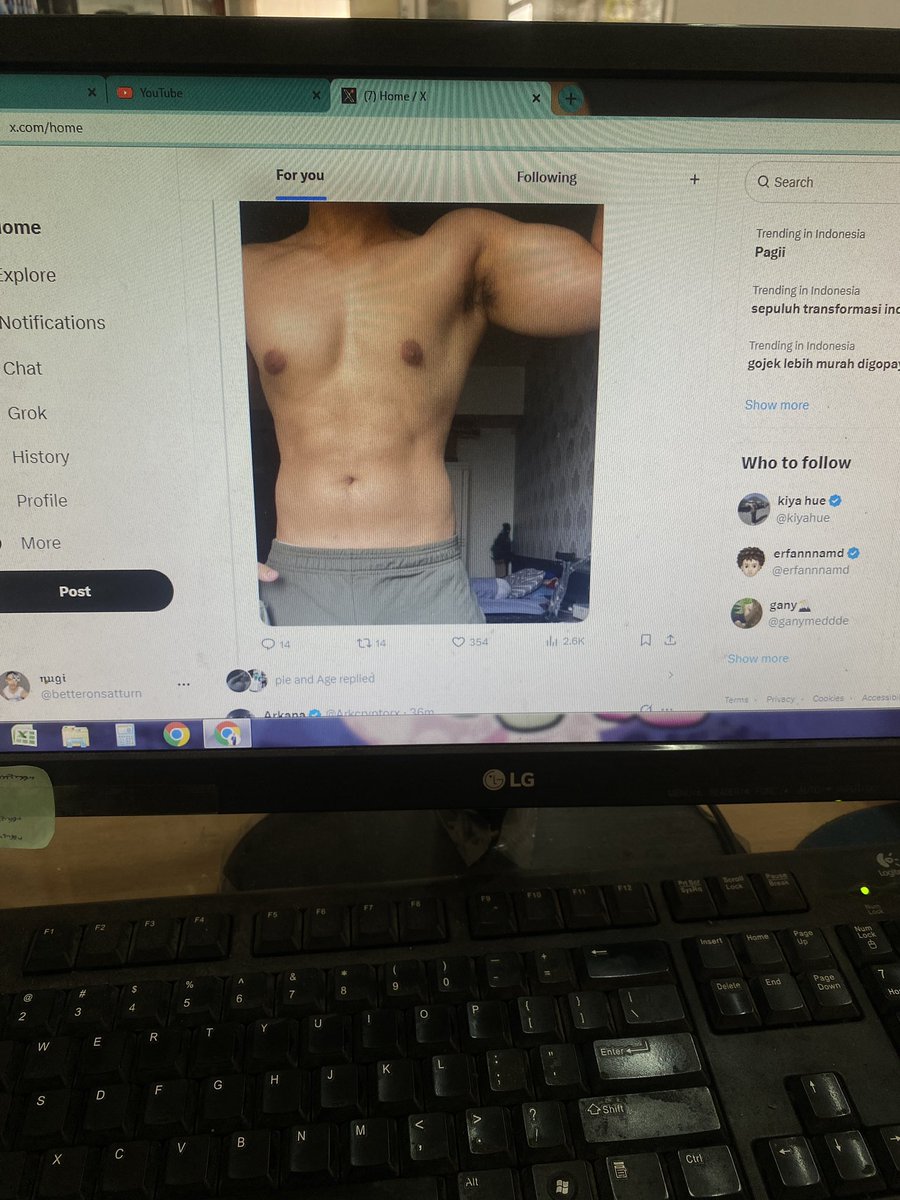 betteronsatturn's tweet photo. buka x di pc kantor ada bgt degdegan nya https://t.co/DQAZphVFGT
