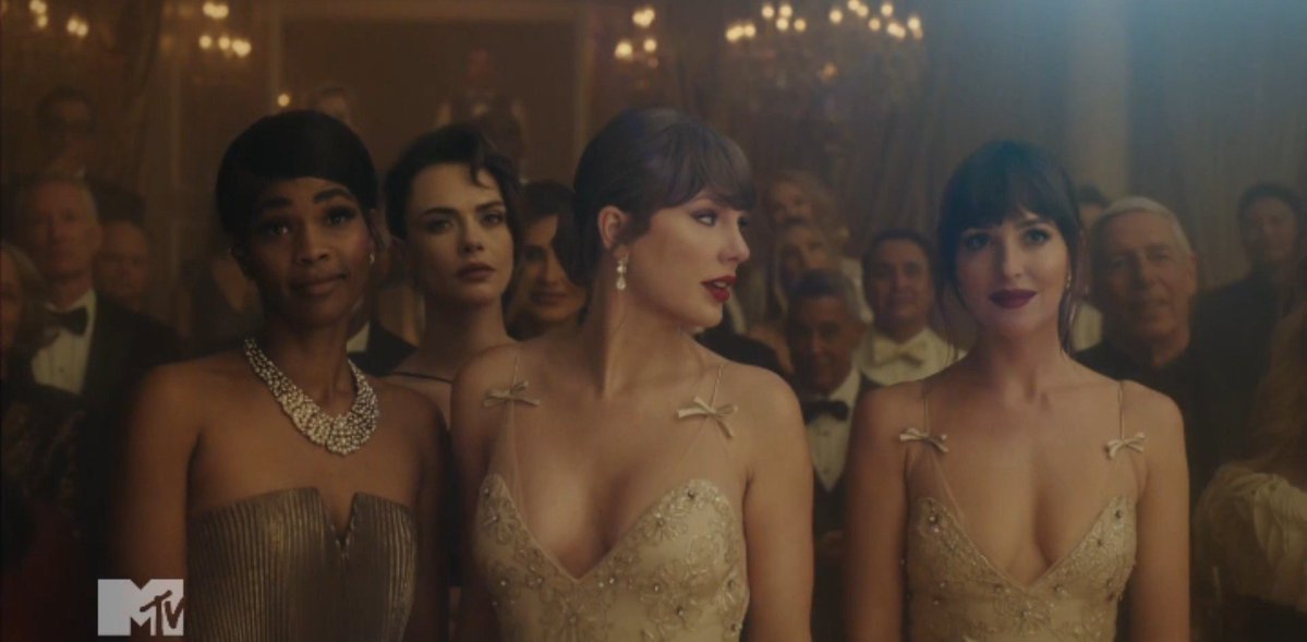 swiftrieeee's tweet photo. THEY LOOK LIKE SISTERS OMG 🥹

#PatientZeroMusicVideo https://t.co/xuCFhnBCdf