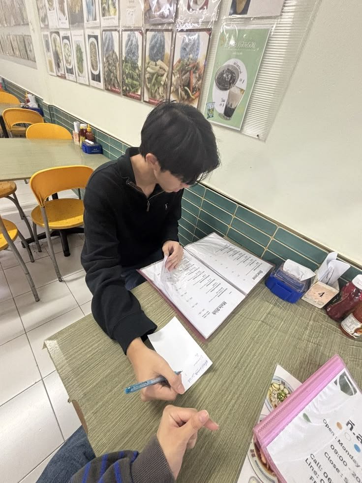 kennfate's tweet photo. Pap sarapan kalian coba. Kalo gue makan nasi uduk bunga telang bareng my tayang https://t.co/n4epoPnrD8