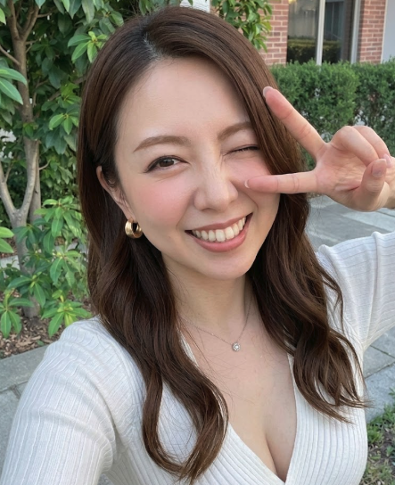 KeenoGiovanni's tweet photo. 仕事中ですが... 実は... 
暑かったのでとっちゃいました笑    
こんな37歳は絶対引きますよね...？    
ごめんなさい... https://t.co/qGPOBULHmK