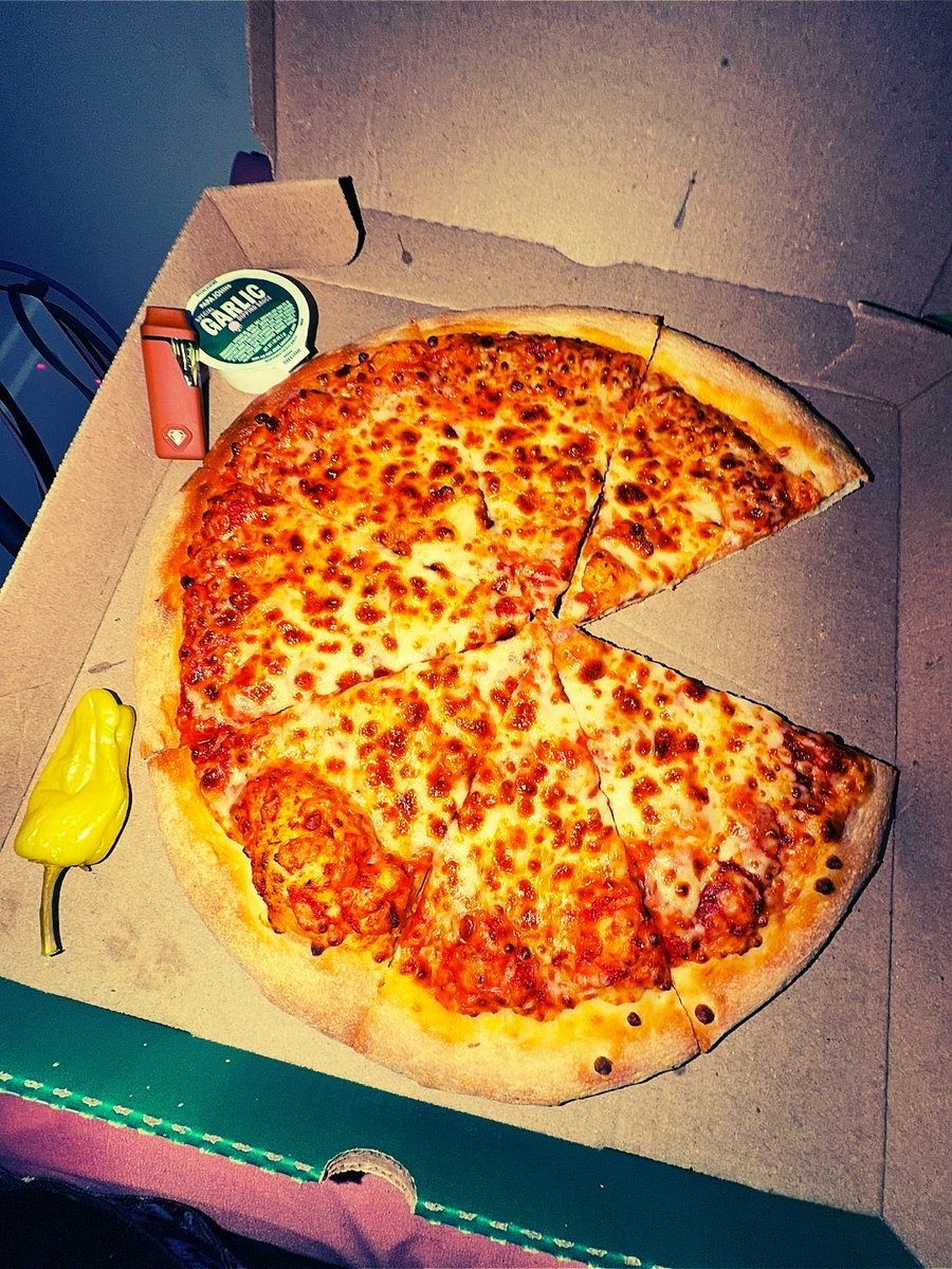 thecloud9kidd's tweet photo. Munchies hittin or nah???? https://t.co/z7IkgDkxNc