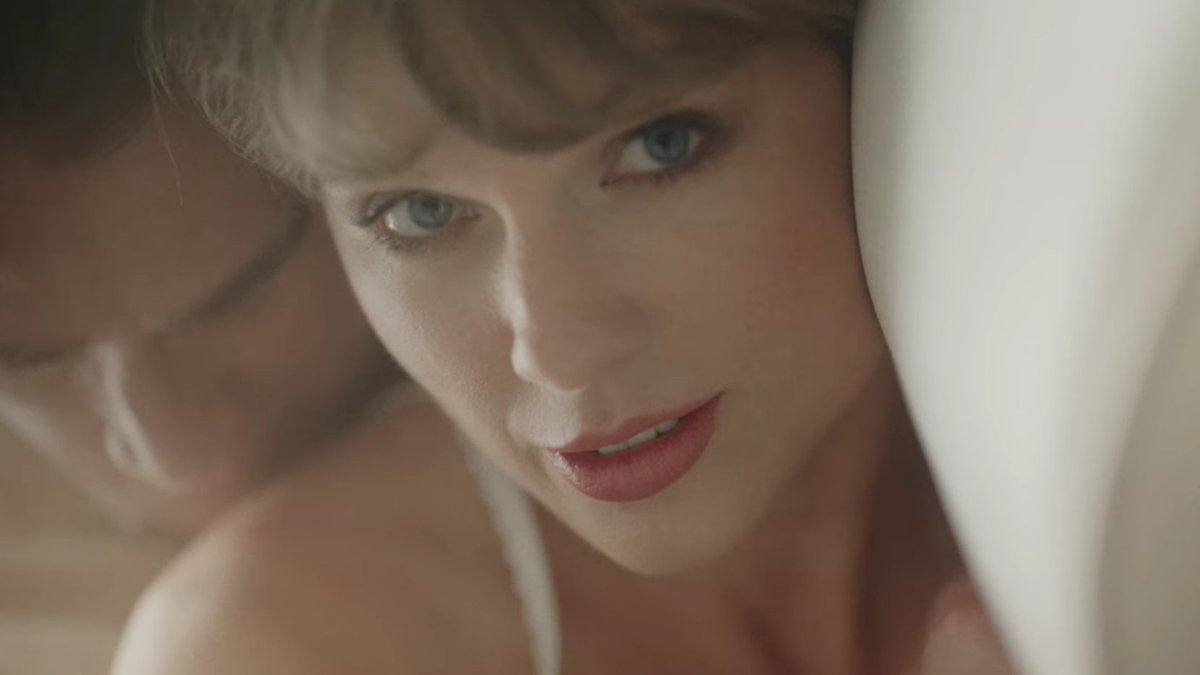taysseract's tweet photo. her dead wife serve https://t.co/5gYCUzMXFy