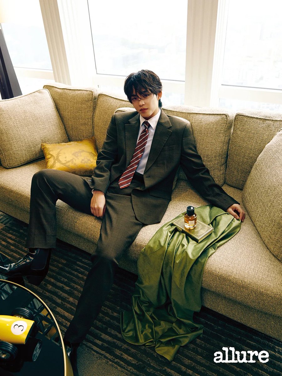 wonubliss's tweet photo. SCOUPS x TRUDON for Allure KR 🖤 https://t.co/lYBND4nlXj