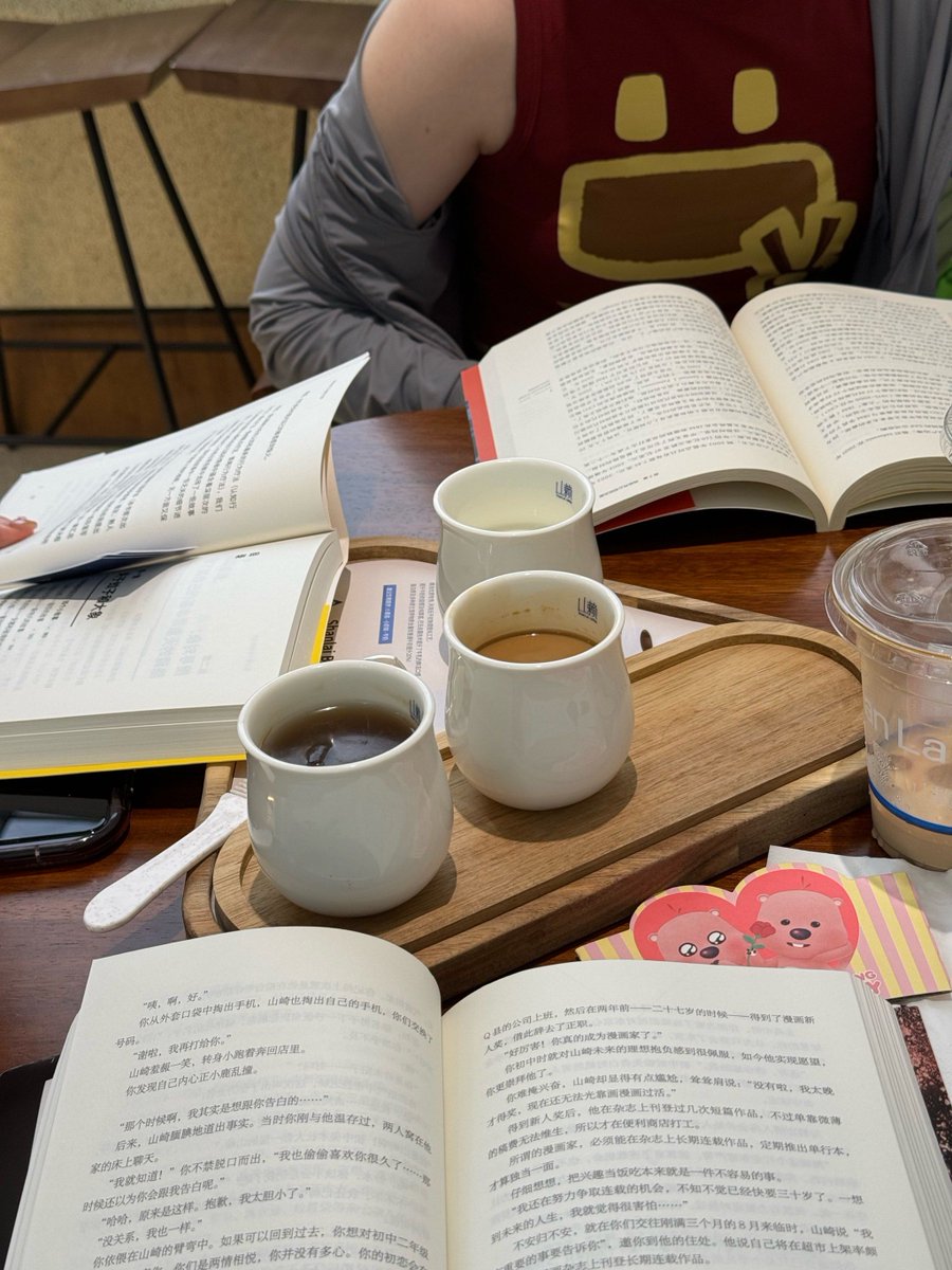 EleneManciuu's tweet photo. Just curled up with a warm latte and my favorite podcast—slow Sundays hit different https://t.co/t4TjK1usyx