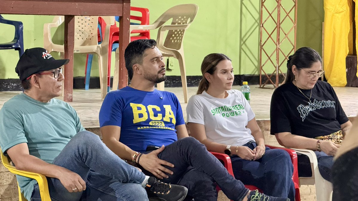 CamiloTorres_RC's tweet photo. 📍 #AgendaTerritorial | Magdalena Medio

Junto a la Senadora @lauracahumada, llegamos a #PuertoWilches para encontrarnos con sus comunidades, escuchar sus propuestas y construir colectivamente desde el territorio.

Seguimos recorriendo Santander, fortaleciendo la organización y haciendo de la participación una fuerza para transformar nuestro departamento.

✊🏽Desde el @PactoCol seguimos caminando junto al pueblo, entendiendo que el poder popular se construye en las calles, en los territorios y con las comunidades.