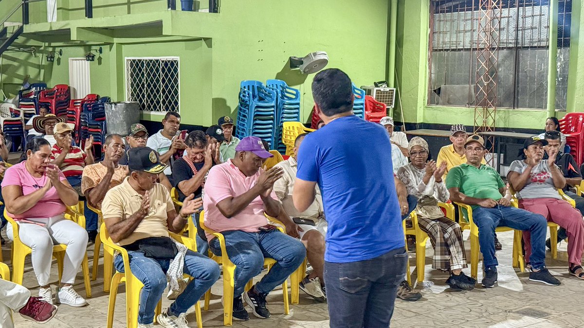 CamiloTorres_RC's tweet photo. 📍 #AgendaTerritorial | Magdalena Medio

Junto a la Senadora @lauracahumada, llegamos a #PuertoWilches para encontrarnos con sus comunidades, escuchar sus propuestas y construir colectivamente desde el territorio.

Seguimos recorriendo Santander, fortaleciendo la organización y haciendo de la participación una fuerza para transformar nuestro departamento.

✊🏽Desde el @PactoCol seguimos caminando junto al pueblo, entendiendo que el poder popular se construye en las calles, en los territorios y con las comunidades.