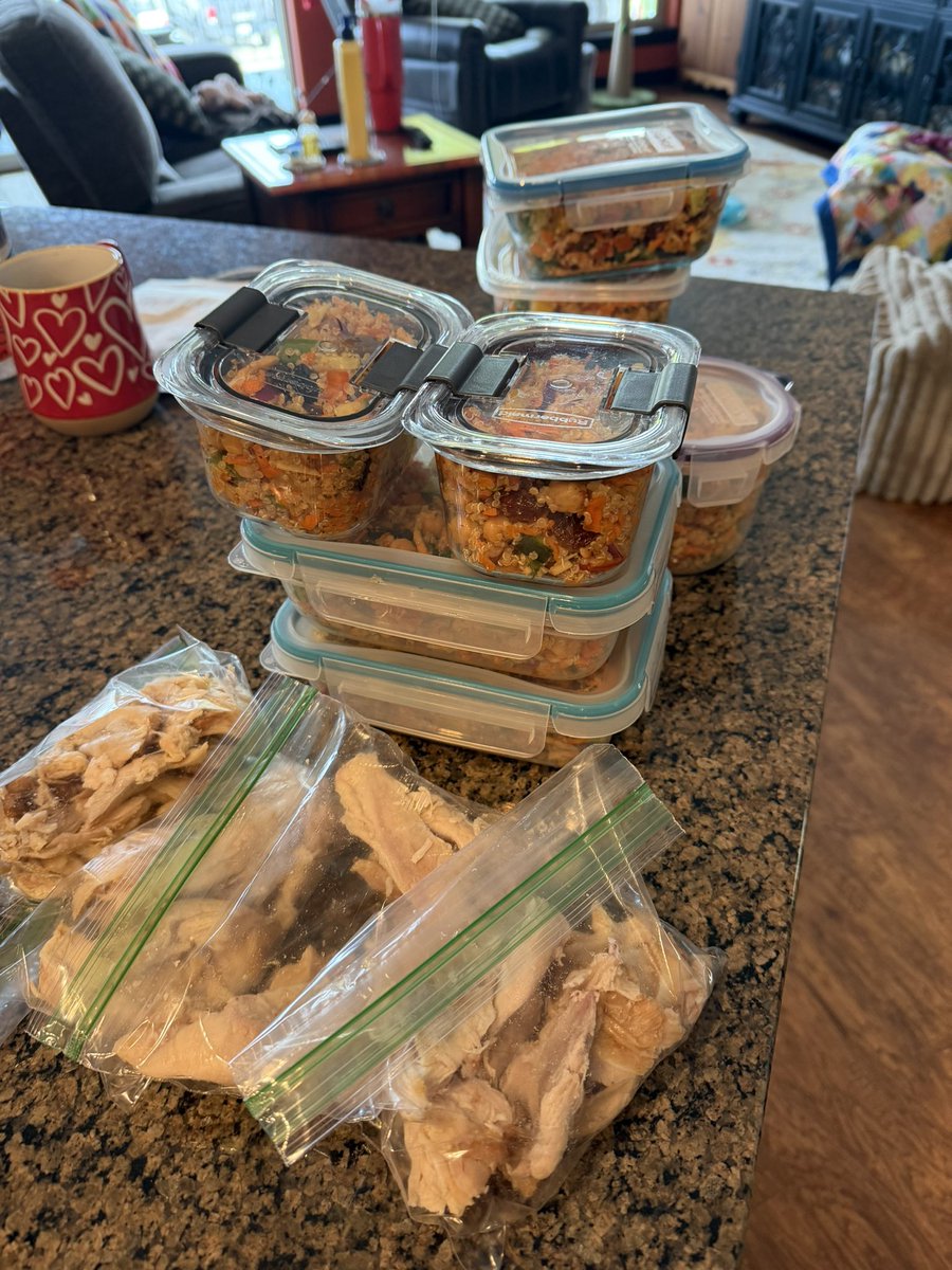 TommyB_K's tweet photo. IS IT DIALED??๐ค๐ค๐ค
Meal Prep Sunday. Always getting ready to MAKE a GREAT week! My partner, my AMAZING Wife always is my inspiration (and the majority of the work too๐คฃ). #health #nourishment #performance #energy
TBK Athletics https://t.co/hv3HIyDUdU