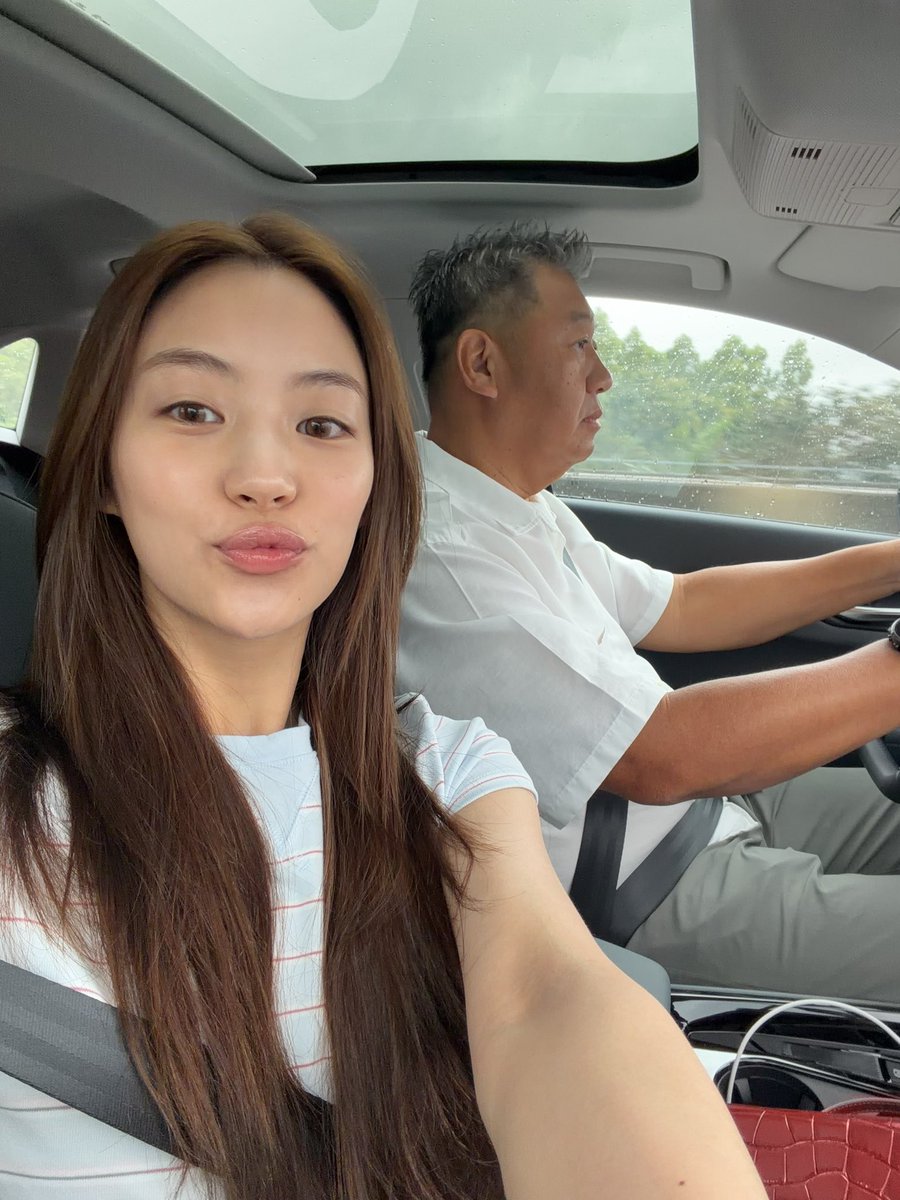 miunatshaa's tweet photo. ส่งแบบนี้ตั้งแต่อนุบาลเลย😚👧🏻 https://t.co/OIQ3rItpHQ