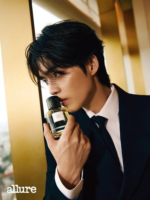scoupshot's tweet photo. SCOUPS x TRUDON for Allure Korea October 2026 issue 🖤 #에스쿱스 https://t.co/Nao8CvQEeE