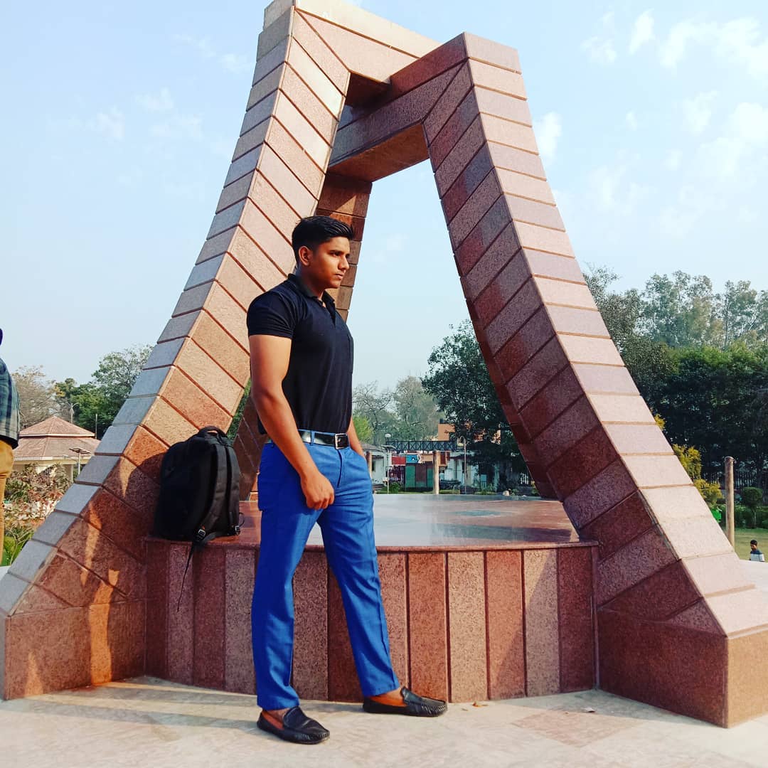 johnharrisfr0de's tweet photo. Desi look. https://t.co/ZrsVCwlTS7
