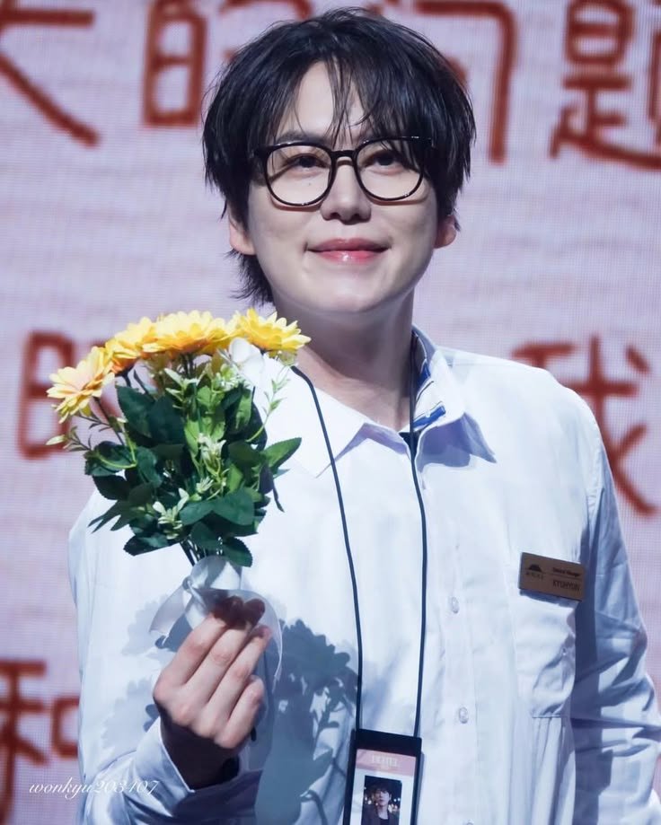 daily_kyuhyun's tweet photo. https://t.co/57oW3LhA1j