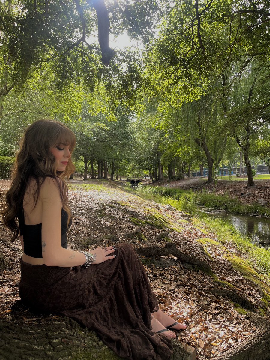willowdazedange's tweet photo. Giving the nature the right amount of my sunshine 🌞 https://t.co/E9pVHFdfQu
