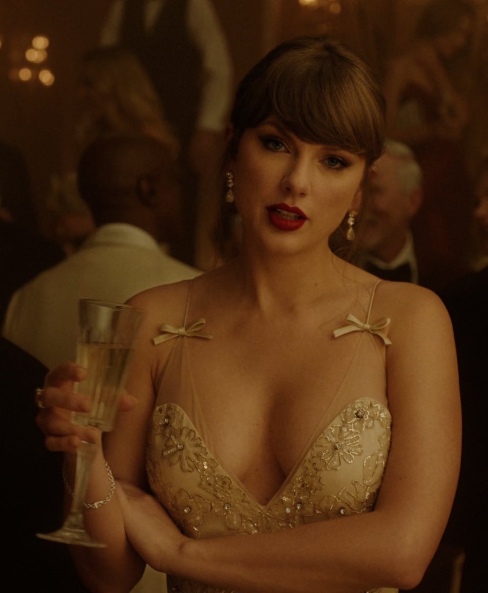 poettswiftie's tweet photo. QUE MULHER!!! https://t.co/O6JlIfeePn
