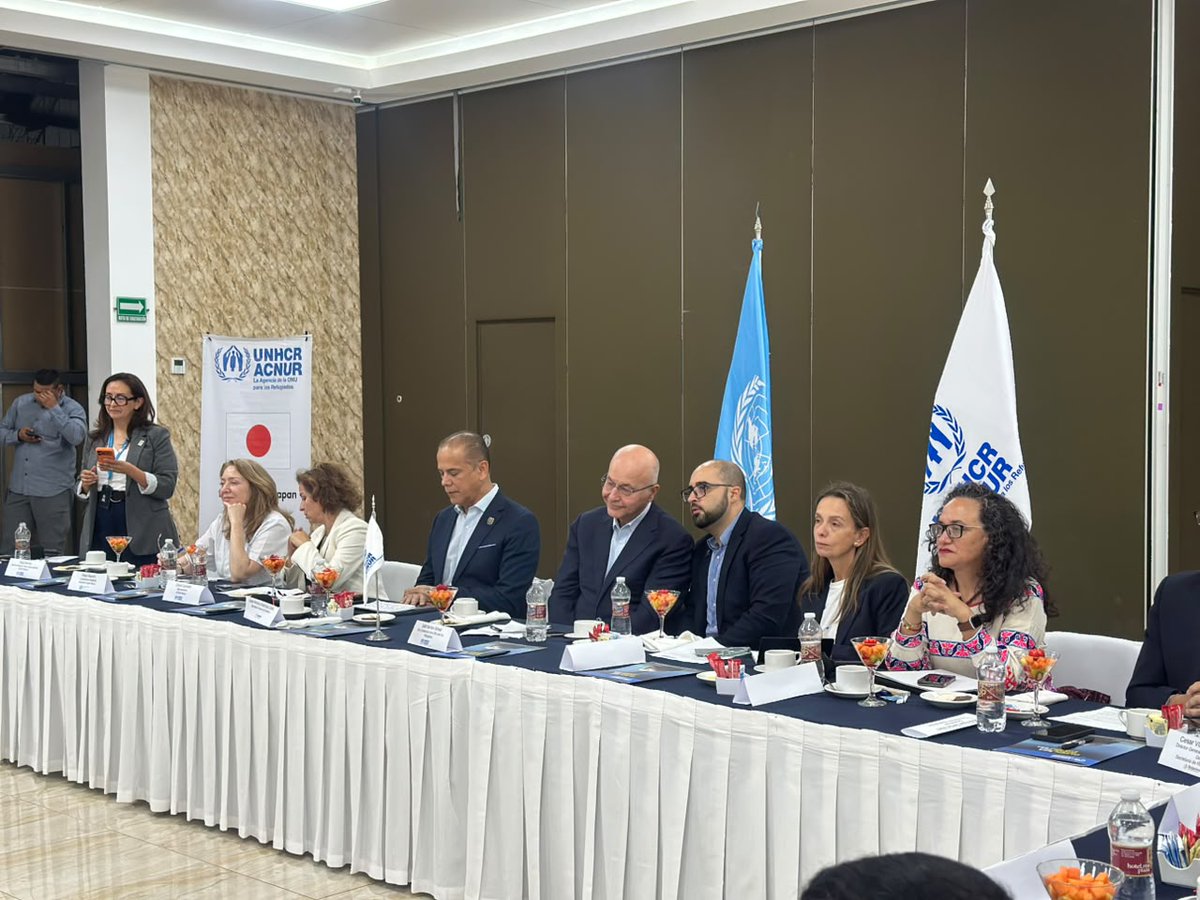 comar_sg's tweet photo. Concluimos en #Aguascalientes la agenda de trabajo de nuestra titular, @xade_mm, junto al Alto Comisionado de las Naciones Unidas para los Refugiados, @BarhamSalih .

@SEGOB_mx @arturomedinap @AcnurMexico https://t.co/zwm3ZsgiCg