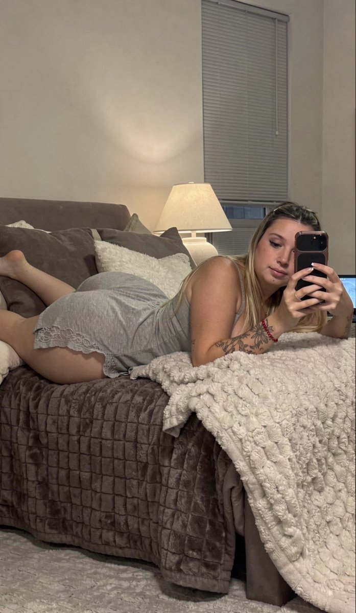 bellabubbax's tweet photo. What would you do with me? https://t.co/bJNfTl8WK6