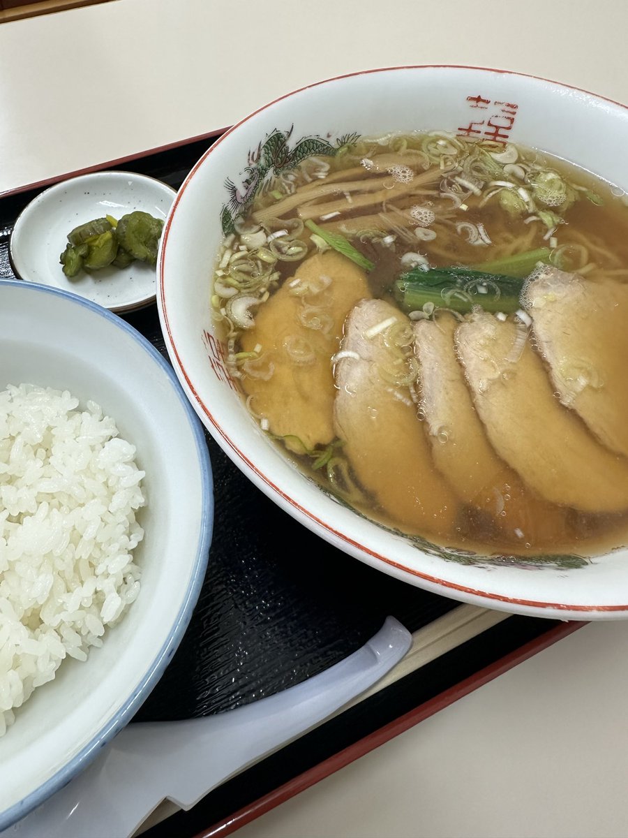 ghtwh273's tweet photo. 宮城県大崎市、かのやさん。
チャーシューメン（890円）、半ライス（140円）。 https://t.co/Z9rL4mAmsM