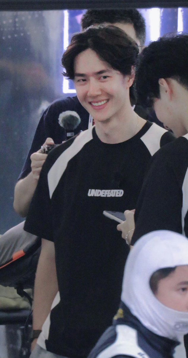 mtjuju816's tweet photo. แจกยิ้มหวาน เป็นกำลังใจให้ทุกคนคับ 

#WangYibo #หวังอี้ป๋อ #王一博 #85racing https://t.co/oSUzS8zLeR